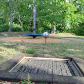 Bild vom Spielplatz anzeigen.