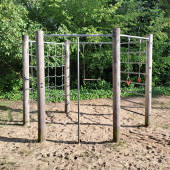 Bild vom Spielplatz anzeigen.