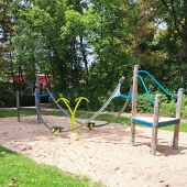 Bild vom Spielplatz anzeigen.