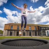 Bild vom Spielplatz anzeigen.