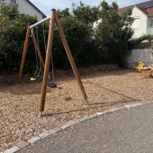 Bild vom Spielplatz anzeigen.