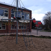 Bild vom Spielplatz anzeigen.