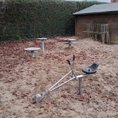 Bild vom Spielplatz anzeigen.