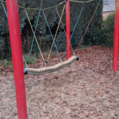 Bild vom Spielplatz anzeigen.