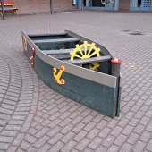 Bild vom Spielplatz anzeigen.