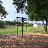 Bild vom Spielplatz anzeigen.