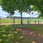 Bild vom Spielplatz anzeigen.