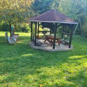 Bild vom Spielplatz anzeigen.