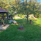 Bild vom Spielplatz anzeigen.
