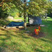 Bild vom Spielplatz anzeigen.