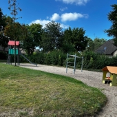 Bild vom Spielplatz anzeigen.
