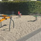 Bild vom Spielplatz anzeigen.