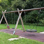 Bild vom Spielplatz anzeigen.
