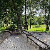 Bild vom Spielplatz anzeigen.
