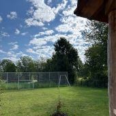 Bild vom Spielplatz anzeigen.