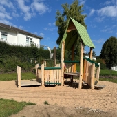 Bild vom Spielplatz anzeigen.