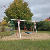 Bild vom Spielplatz anzeigen.
