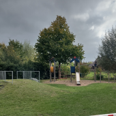 Bild vom Spielplatz anzeigen.