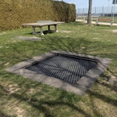 Bild vom Spielplatz anzeigen.