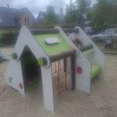 Bild vom Spielplatz anzeigen.