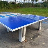 Bild vom Spielplatz anzeigen.