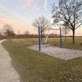 Bild vom Spielplatz anzeigen.