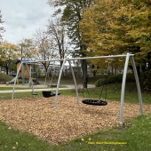 Bild vom Spielplatz anzeigen.