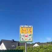Bild vom Spielplatz anzeigen.