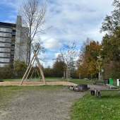 Bild vom Spielplatz anzeigen.