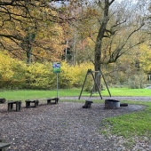 Bild vom Spielplatz anzeigen.