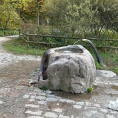 Bild vom Spielplatz anzeigen.