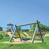 Bild vom Spielplatz anzeigen.
