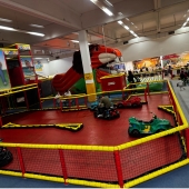 Bild vom Spielplatz anzeigen.