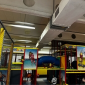 Bild vom Spielplatz anzeigen.