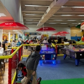 Bild vom Spielplatz anzeigen.