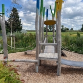 Bild vom Spielplatz anzeigen.