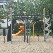 Bild vom Spielplatz anzeigen.