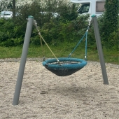 Bild vom Spielplatz anzeigen.