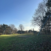 Bild vom Spielplatz anzeigen.