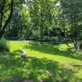 Bild vom Spielplatz anzeigen.