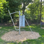 Bild vom Spielplatz anzeigen.