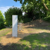 Bild vom Spielplatz anzeigen.