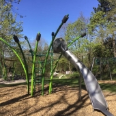 Bild vom Spielplatz anzeigen.