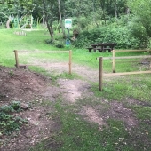 Bild vom Spielplatz anzeigen.