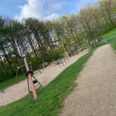Bild vom Spielplatz anzeigen.