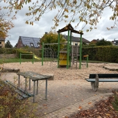 Bild vom Spielplatz anzeigen.