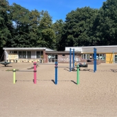 Bild vom Spielplatz anzeigen.
