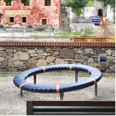 Bild vom Spielplatz anzeigen.