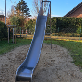Bild vom Spielplatz anzeigen.