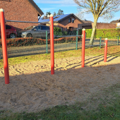 Bild vom Spielplatz anzeigen.